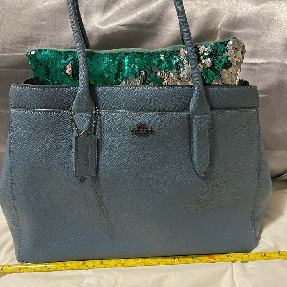 Stefano light blue coach purse. Great condition.. Just cleaning out my closet.